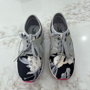 Avon Black and Gray Floral Women's Sneakers